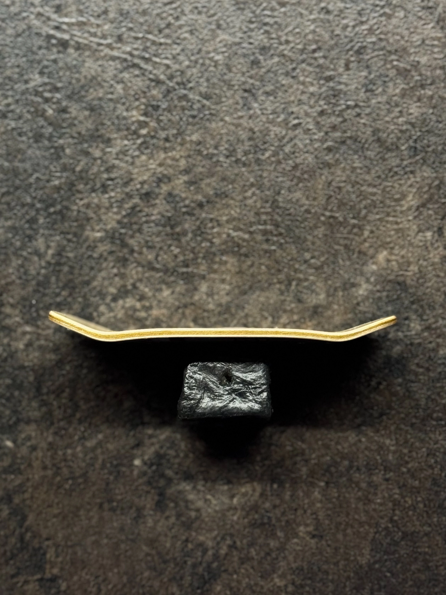 Дека финегрборд ZZAP - APPAREL 33mm MEDIUM100 mold