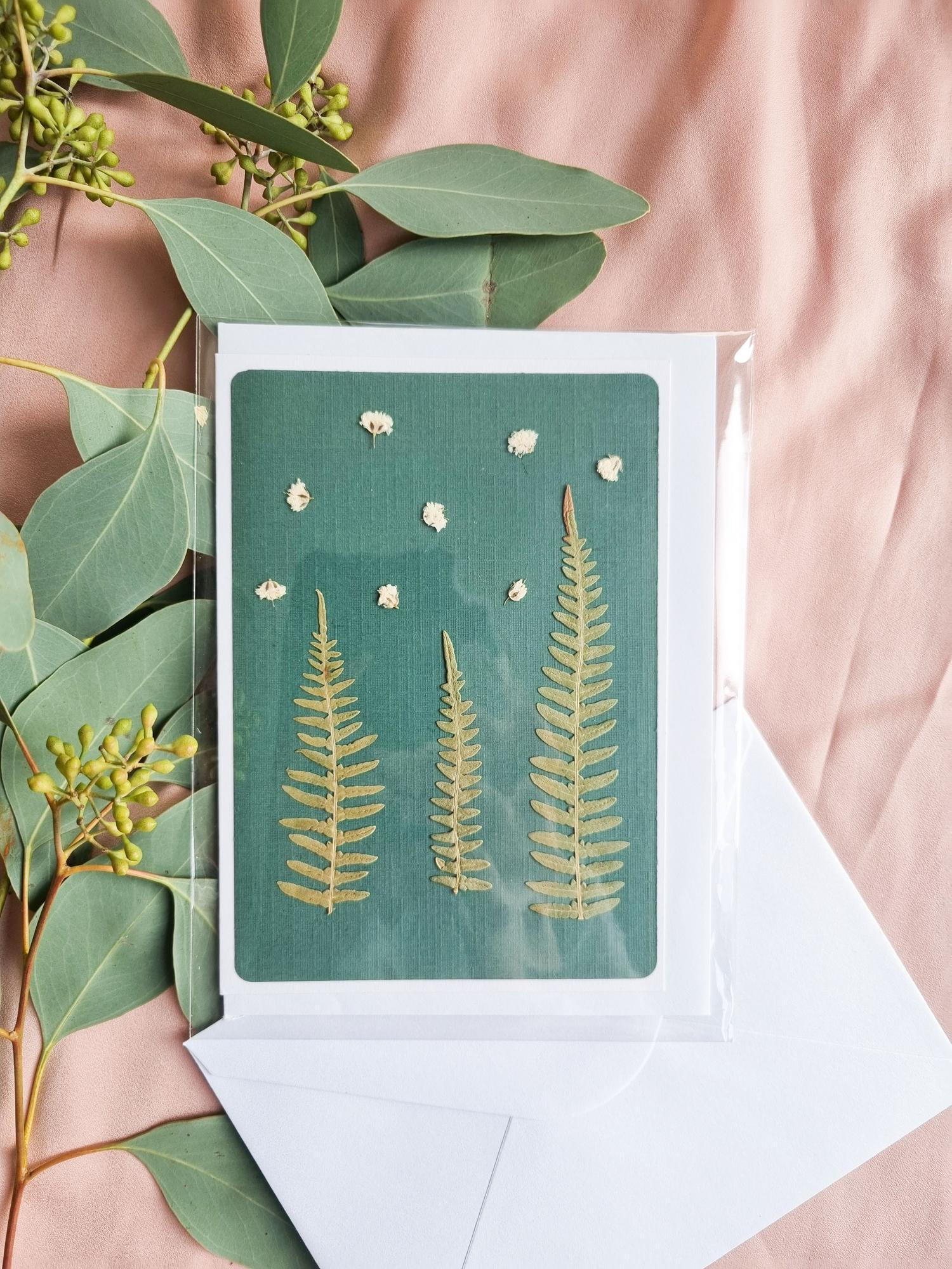 Carte de voeux arbre d'hiver