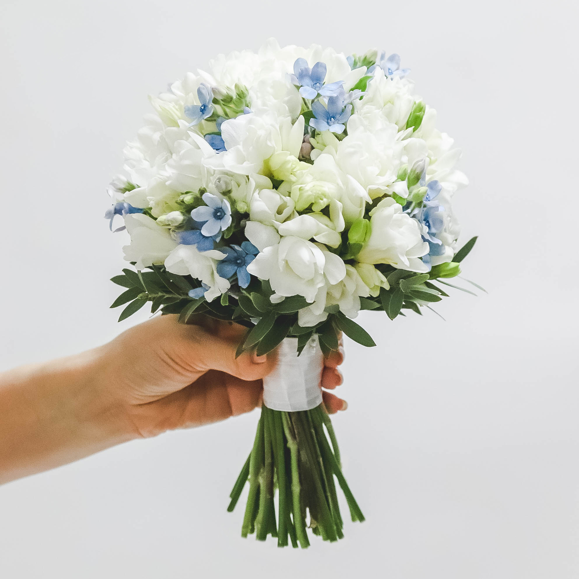 Синий, голубой свадебный букет невесты