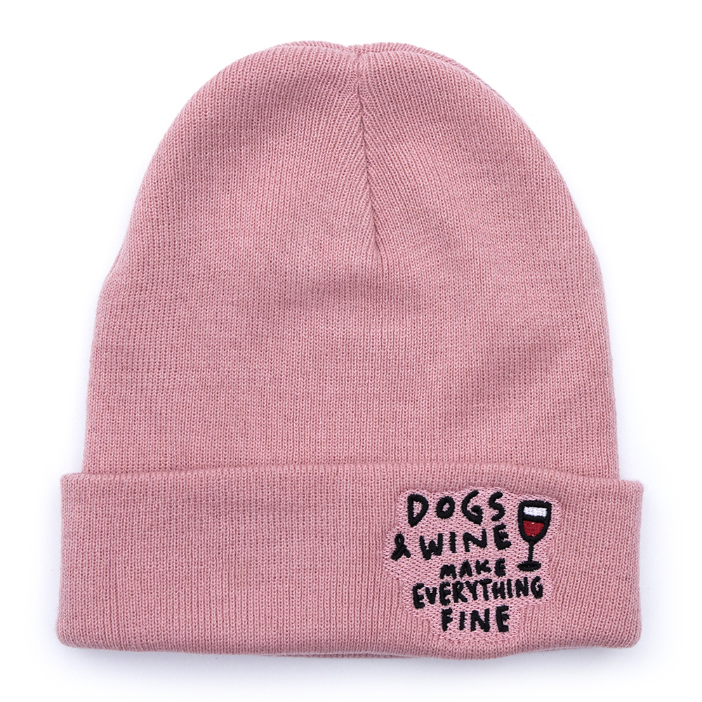 Beanie DOGS AND WINE (pink)