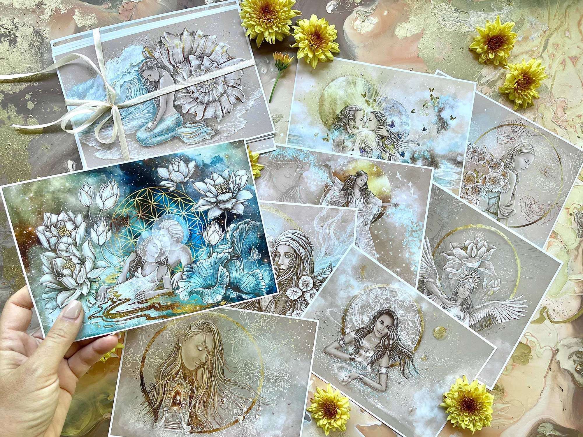 MINI-POSTERS/POSTCARDS "MUSES"