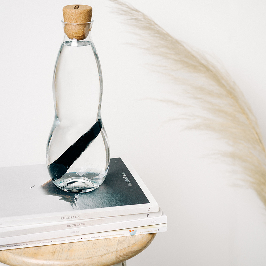 Графин стеклянный Black+Blum с угольным фильтром, 1 литр