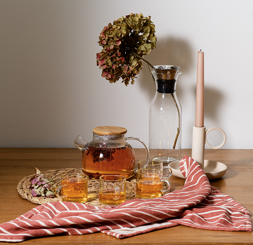 Набор: Чайник 1л + 4 чашки