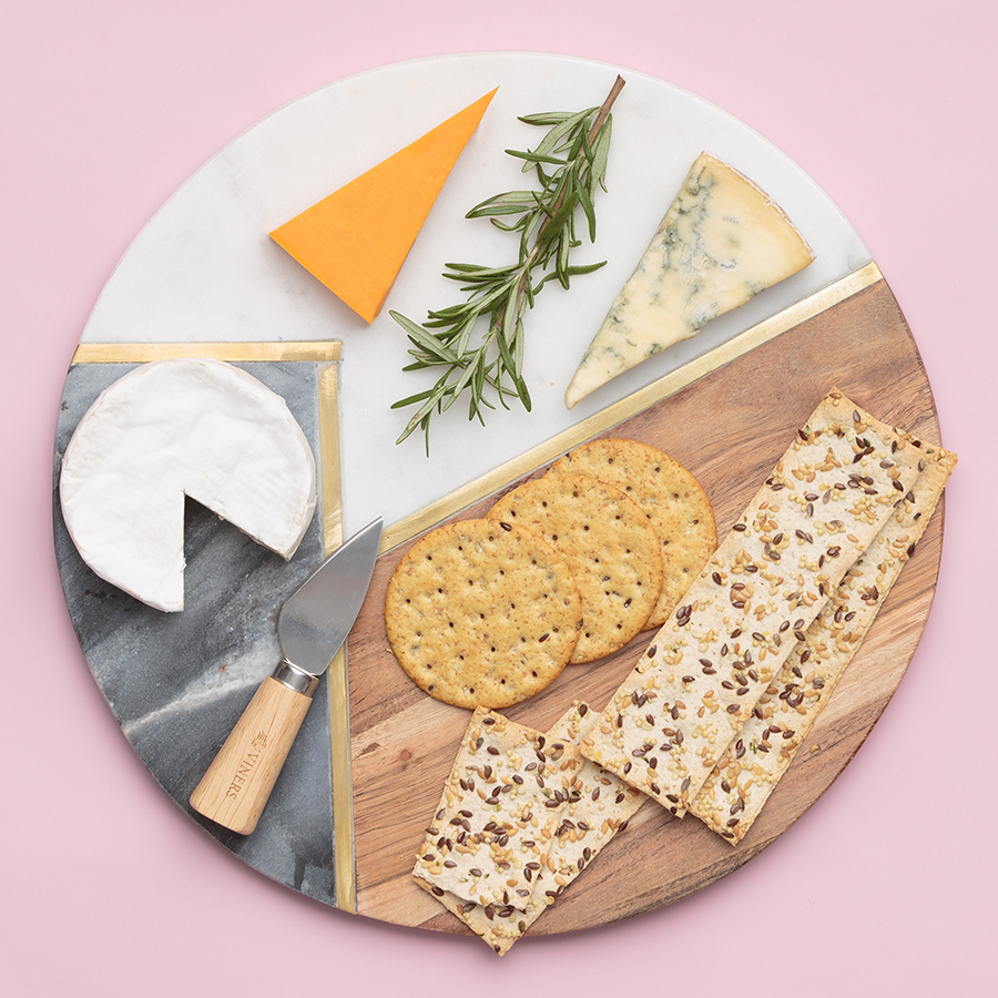 Доска сервировочная из мрамора и акации Typhoon Elements D 30 см