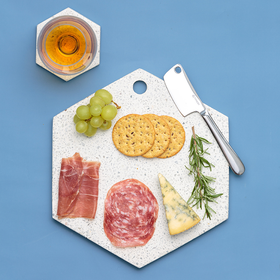 Доска сервировочная из камня Typhoon Elements Hexagonal 30 см