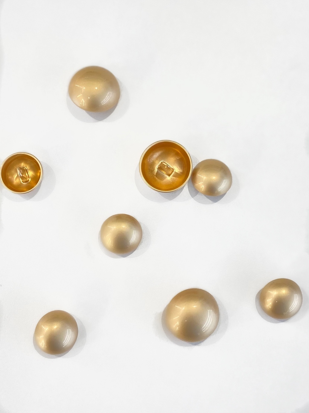 Button 22/18 mm, metal/glass/enamel, art.228