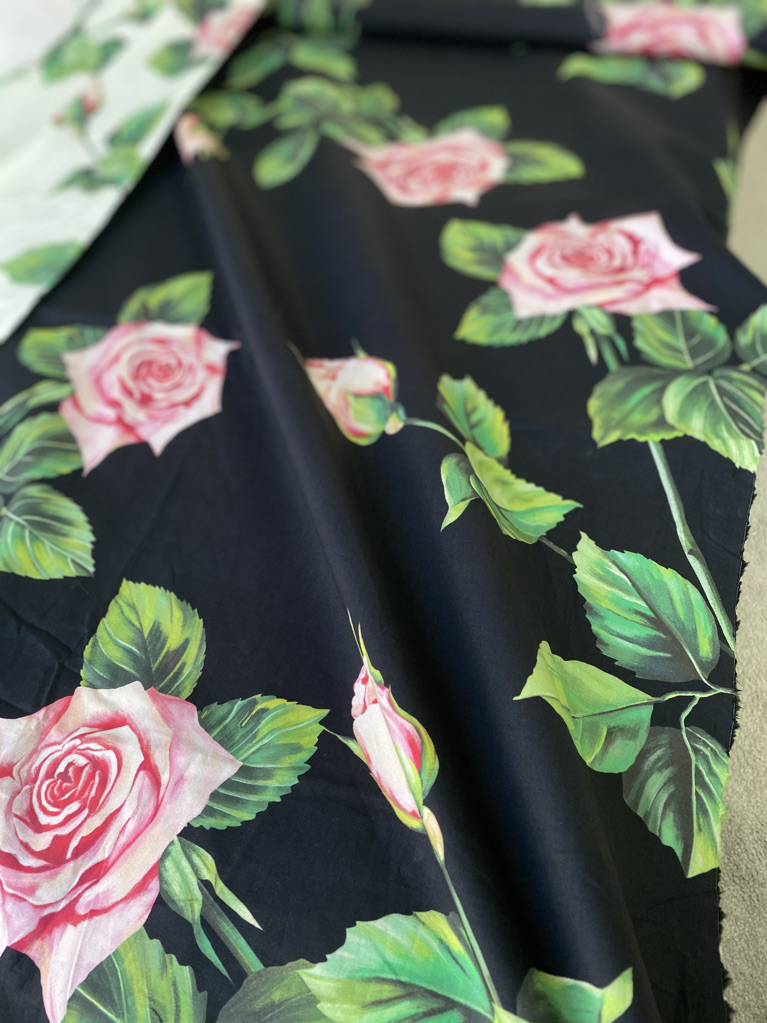 Итальянский поплин черный фон