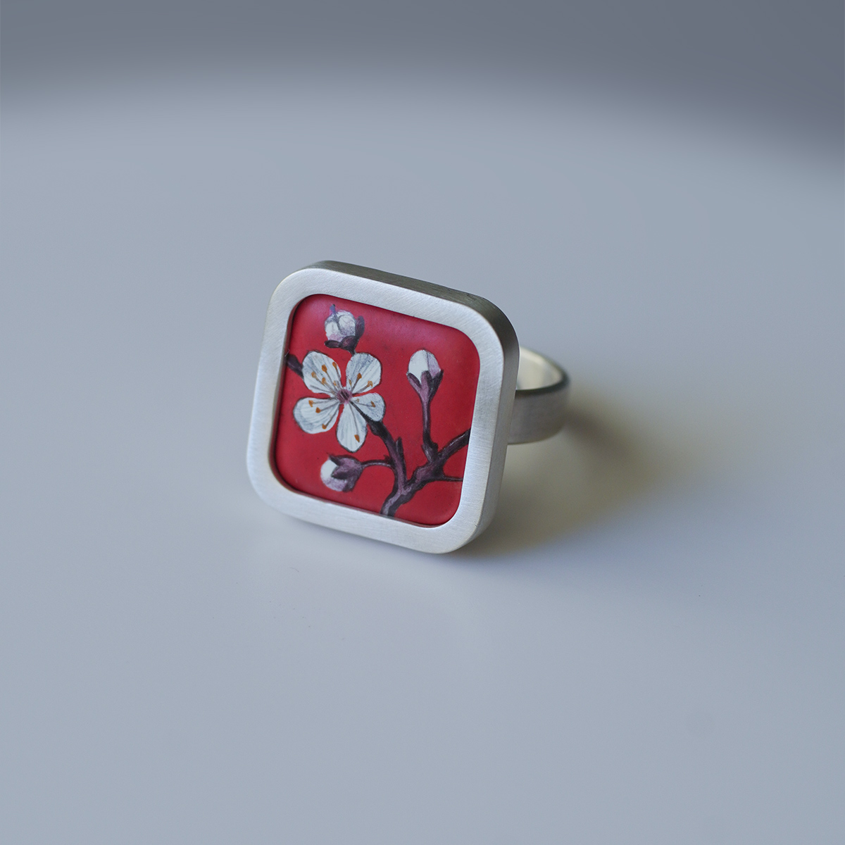 Кольцо с горячей эмалью ЦВЕТУЩАЯ СЛИВА на заказ