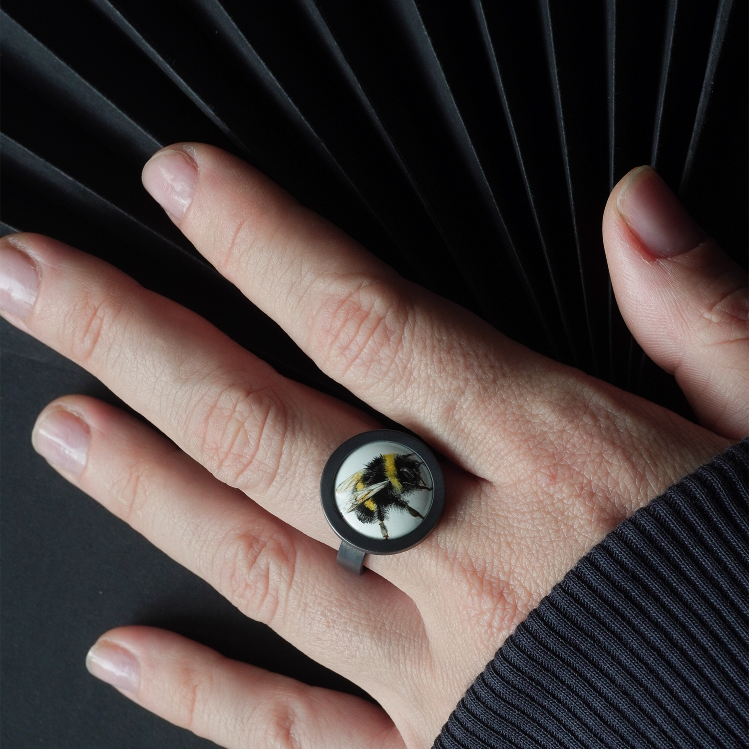 Кольцо с горячей эмалью ШМЕЛЬ на заказ