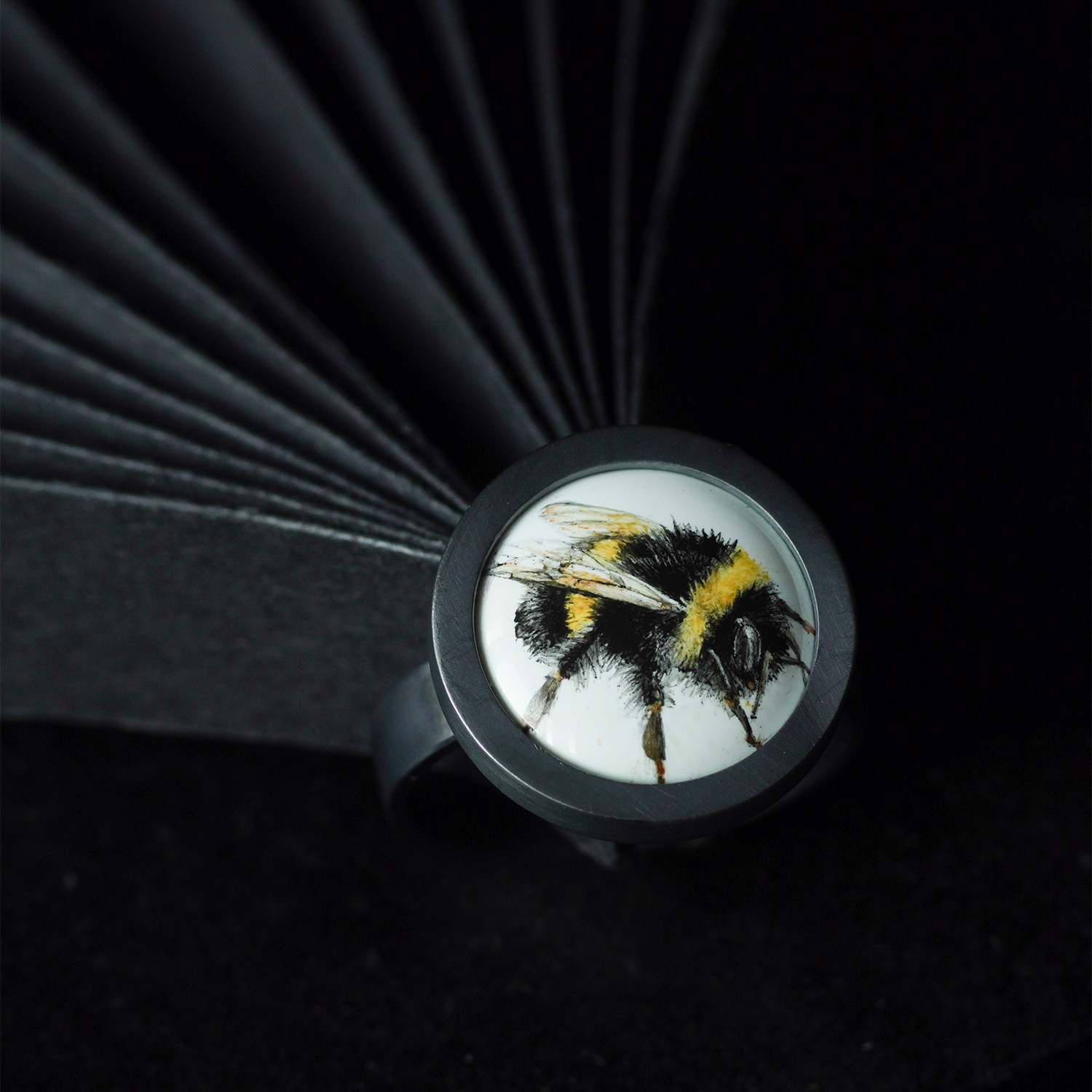 Кольцо с горячей эмалью ШМЕЛЬ на заказ