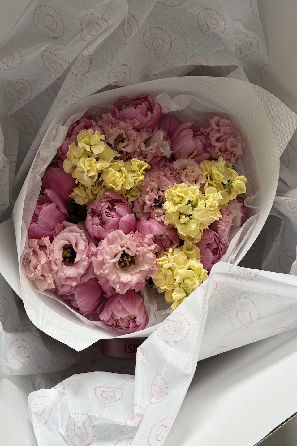 Daisy Special Strauß "Blush & Butter"