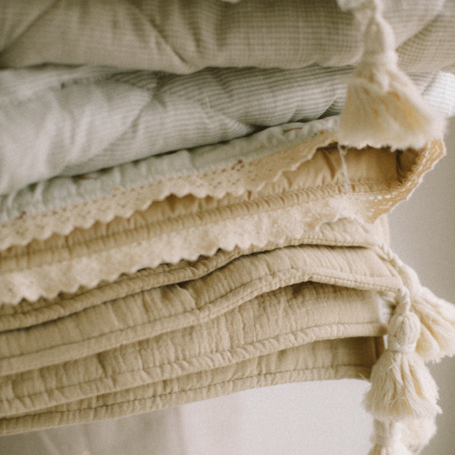 Плед, покрывало или одеяло – что лучше?
