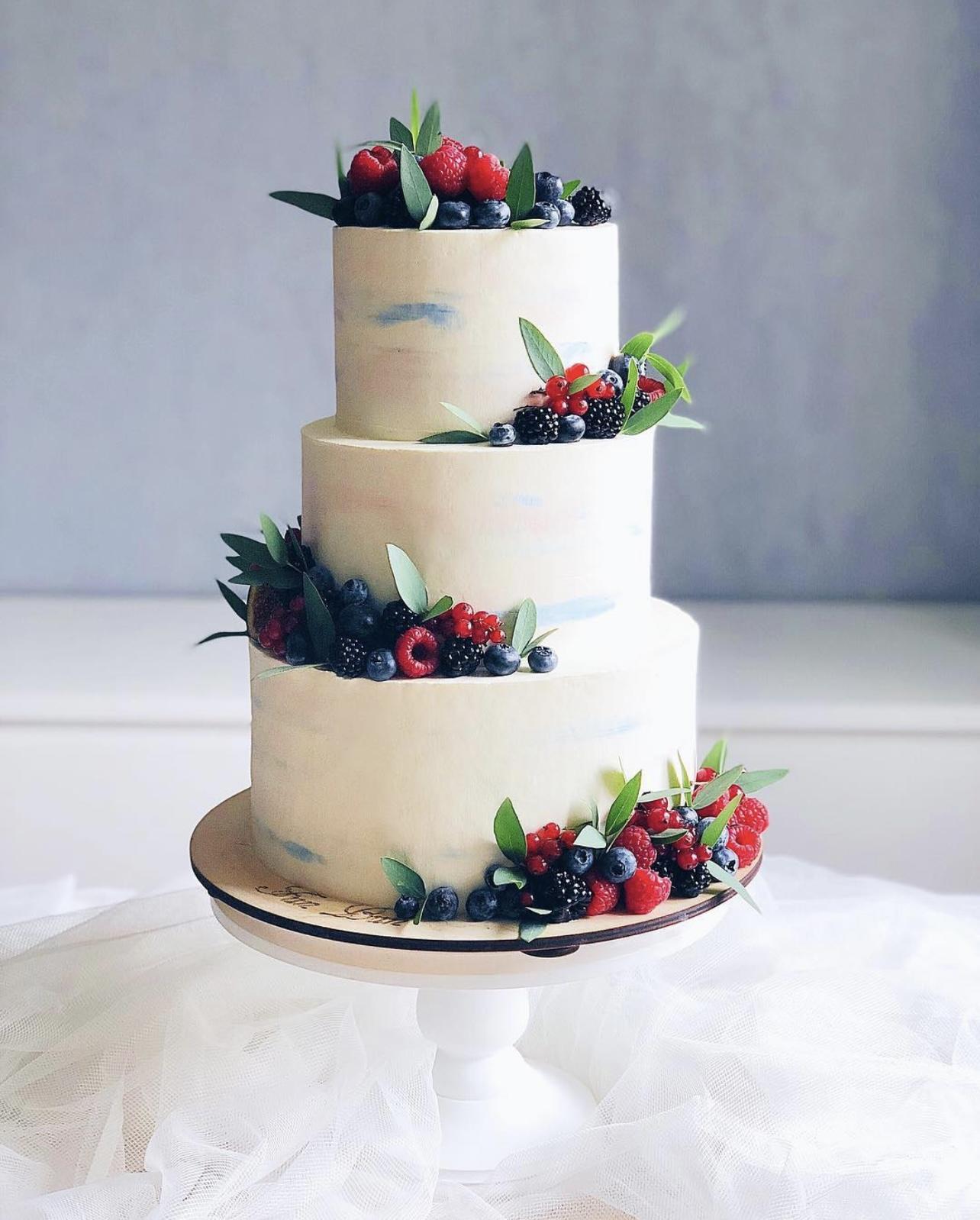 10 трендов в оформлении свадебного торта