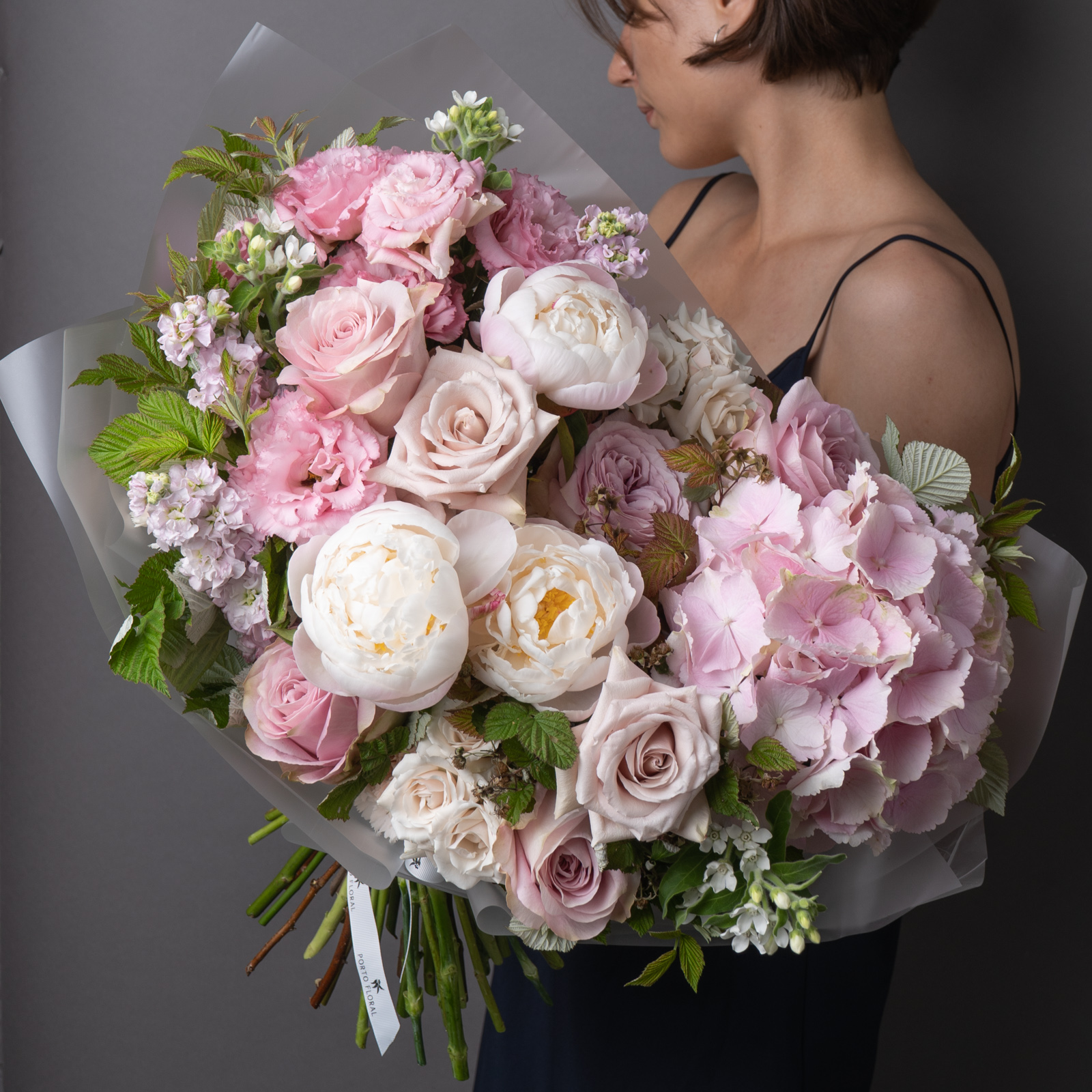 Каталог авторских букетов студии PORTOFLORAL с курьерской доставкой по ...