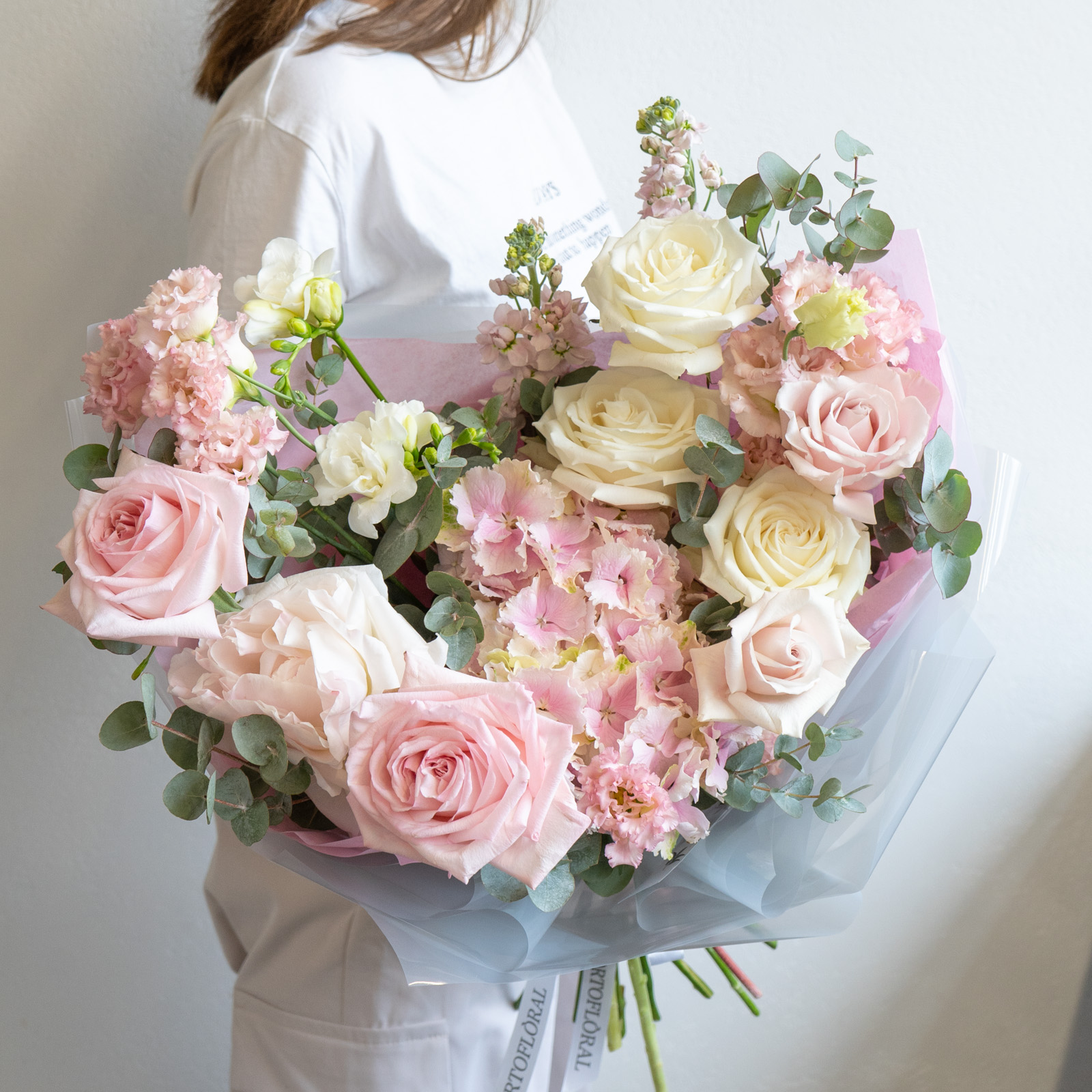 Каталог авторских букетов студии PORTOFLORAL с курьерской доставкой по ...