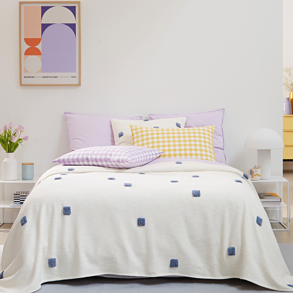 Покрывало кроватное с ворсовой отделкой