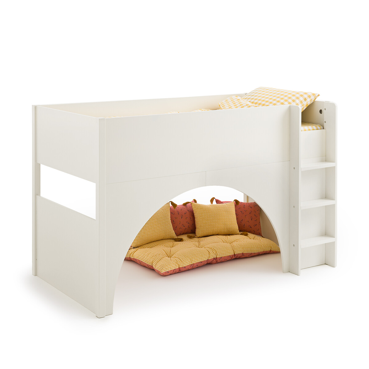 Кровать средней высоты детская