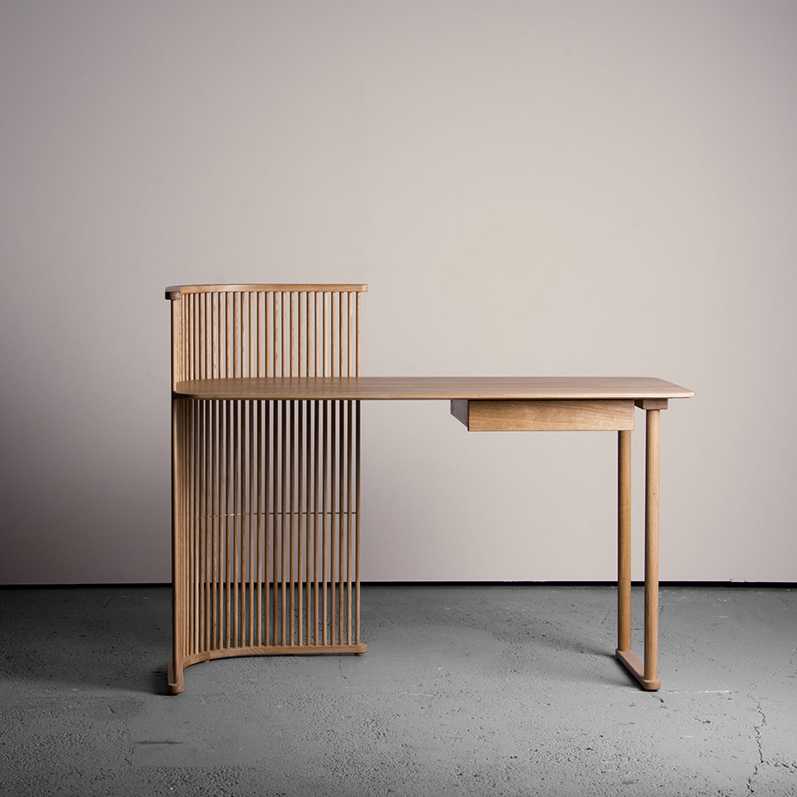 Рабочий стол из дуба