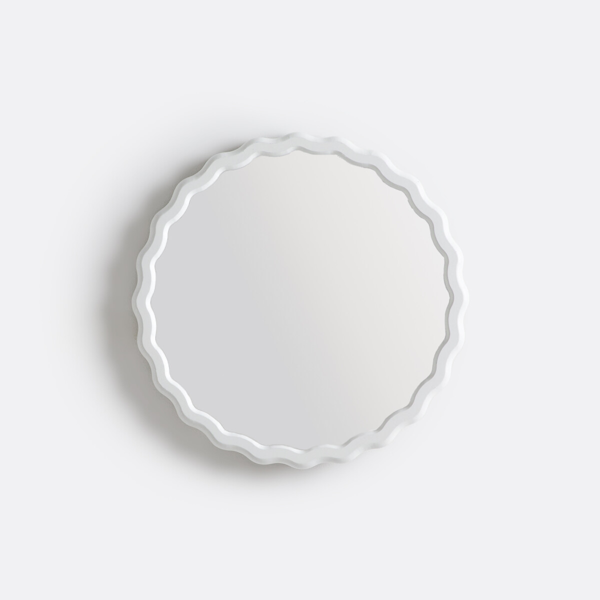 Зеркало с волнистой отделкой Д35 см