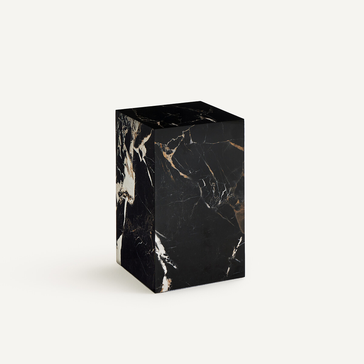 Приставной столик из керамики с эффектом мрамора