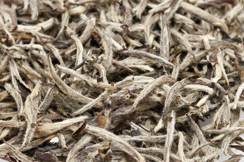 Как называется белый чай. Бай Хао Инь Чжэнь, «серебряные иглы с белыми волосками». Бай Хао Инь Чжень. Белый чай серебряные иглы. Белый чай в Китае