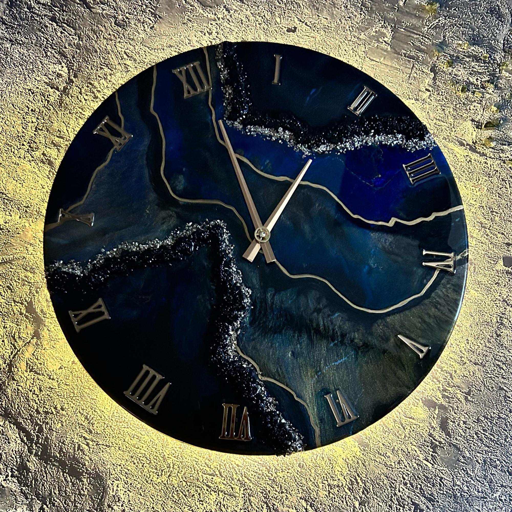 Часы с подсветкой Space