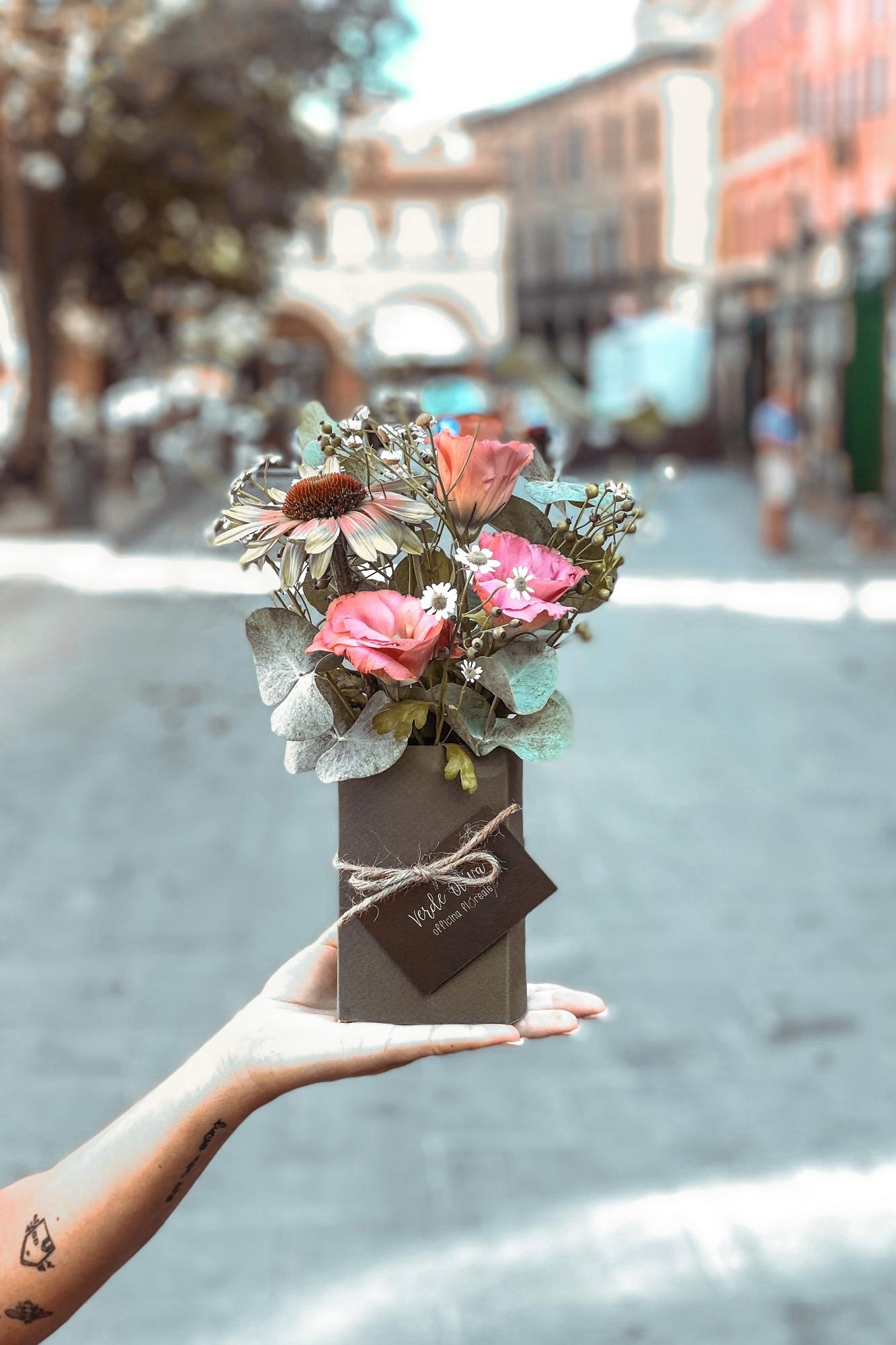 bouquet fiori freschi, composizione di fiori freschi, flowers, bologna, verde oliva, fioraio