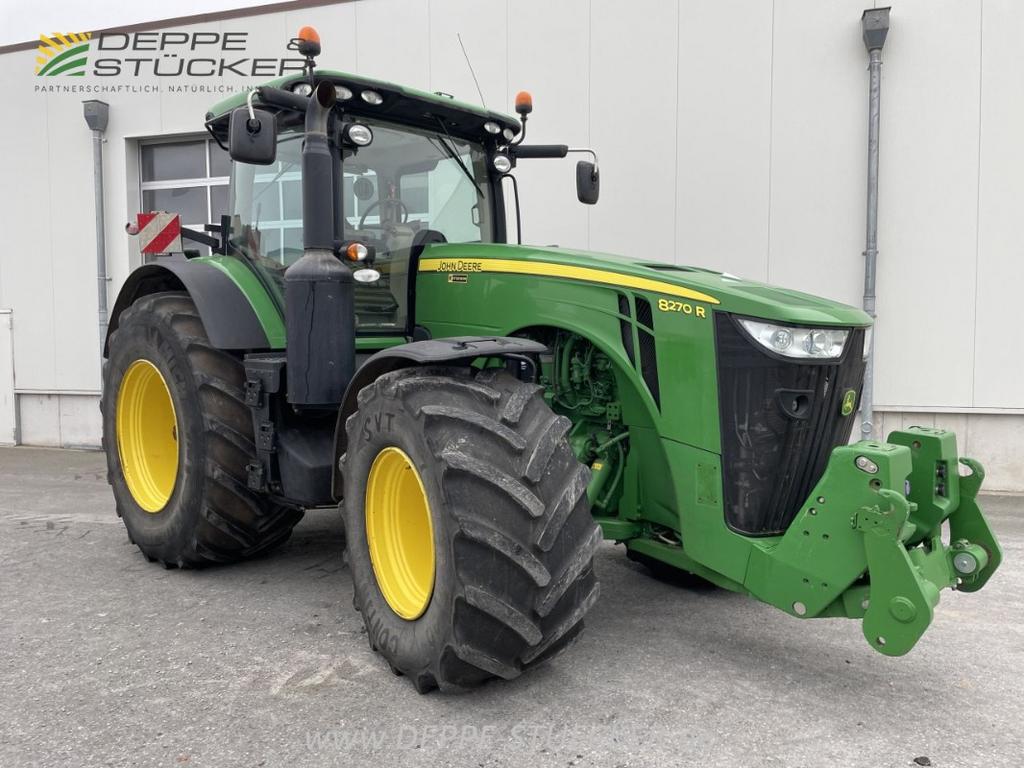 John Deere 8270R