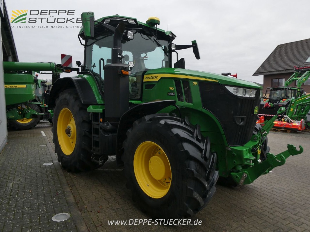 John Deere 7R 310