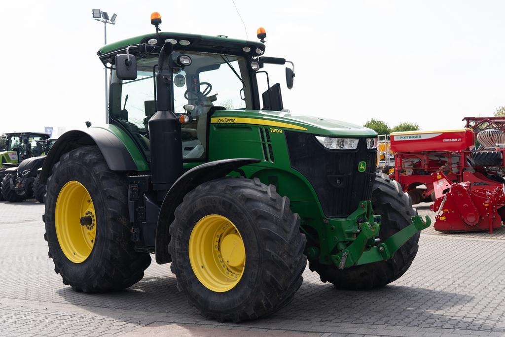 John Deere 7310R