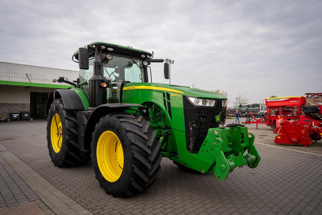 John Deere 8370R
