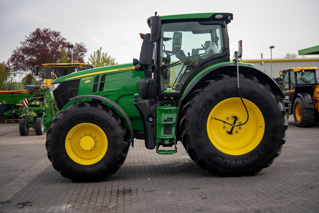 John Deere 6250R