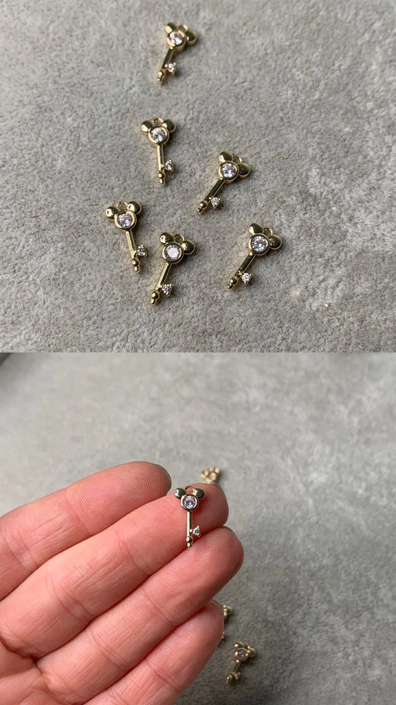 Подвеска с позолотой 7 х 14 мм