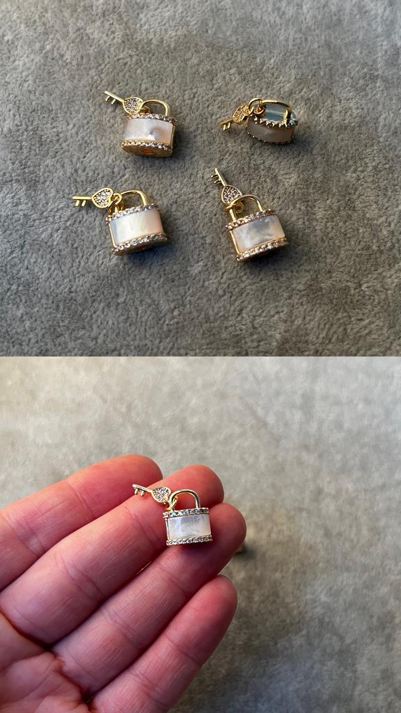 Подвеска с позолотой (имитация перламутра)