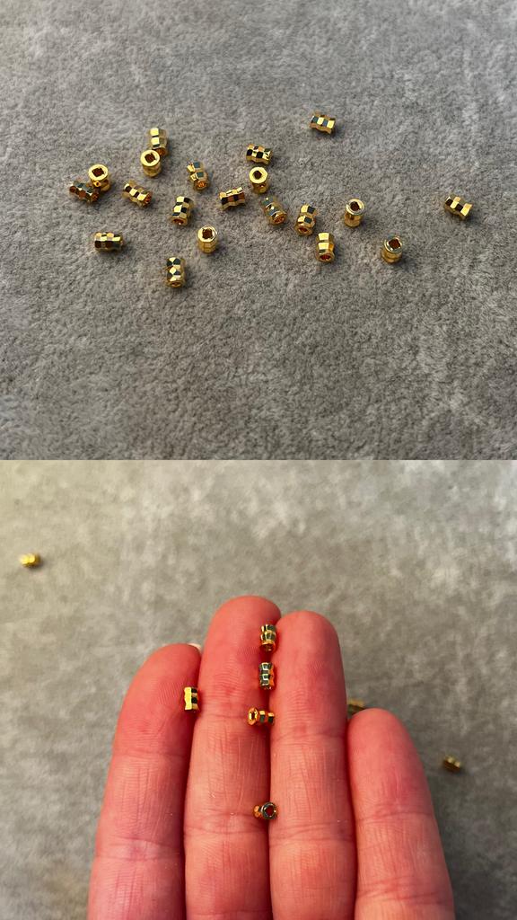 Бусины с позолотой 4 мм