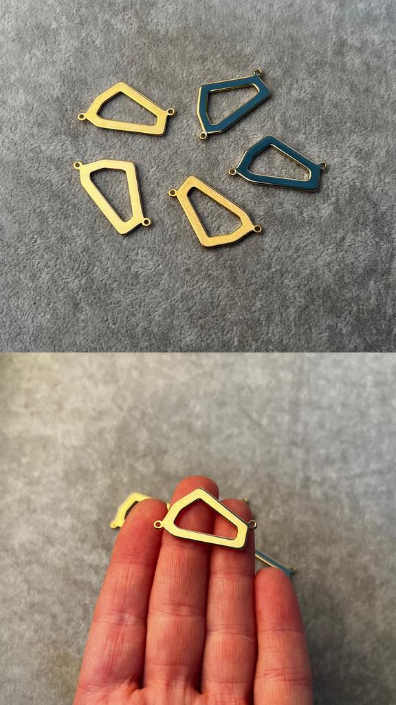 Коннектор с позолотой 30 х 17 мм