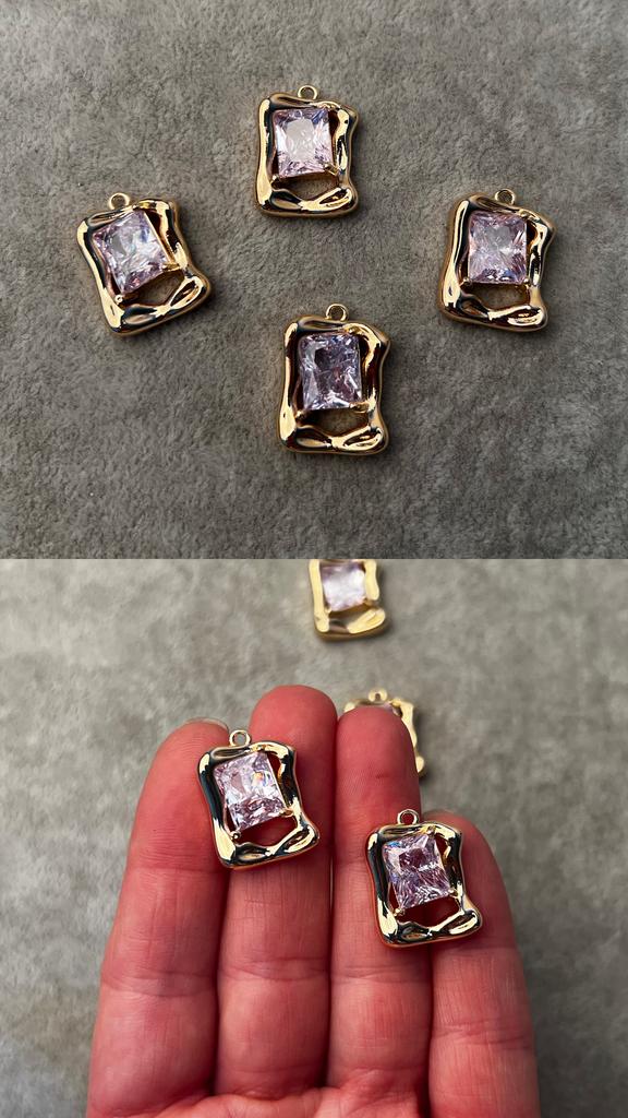 Подвеска с позолотой со стеклом 21 х 15 мм