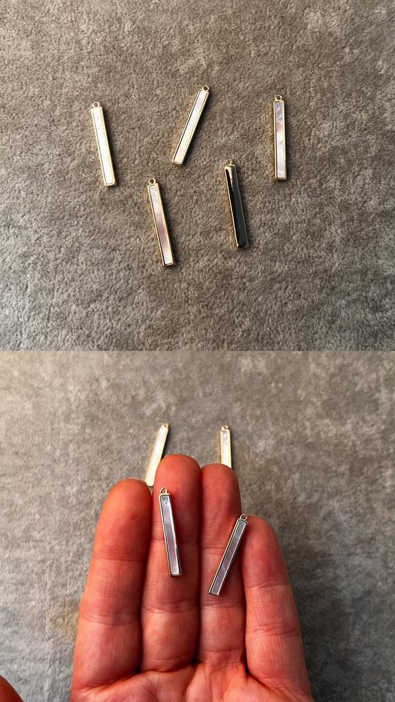 Подвеска с позолотой 18 ка и перламутром 21 х 3.8 мм