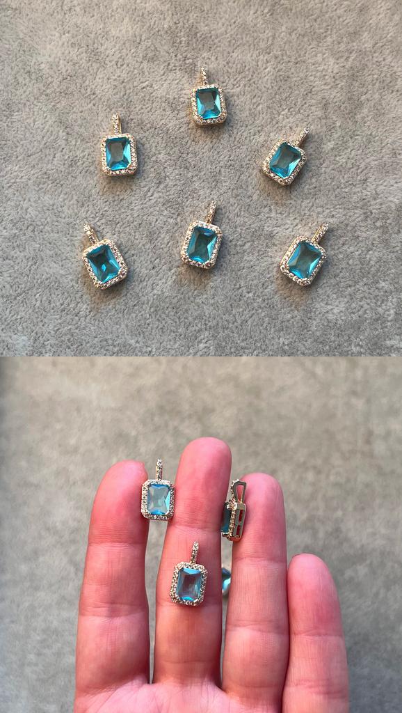 Подвеска с позолотой и фианитами светло-голубая 9 х 16 мм