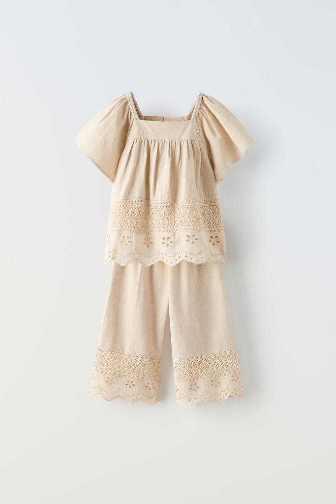 Бежевий лляний комплект з вишивкою