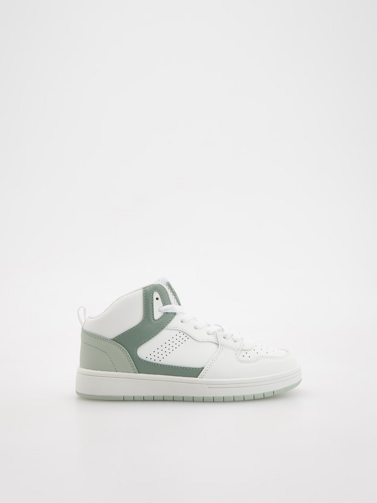 Кросівки на товстій підошві Білі