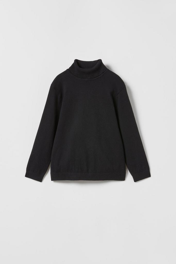 Тонкий трикотажний светр із коміром-водолазкою