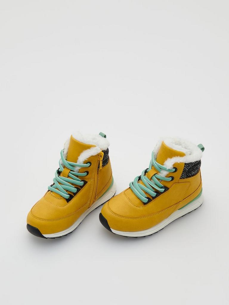 Високі черевики з опушкою зі штучного хутра