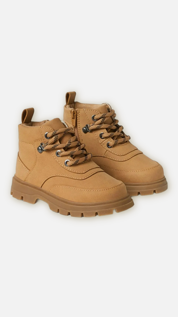 Черевики зі шнурками