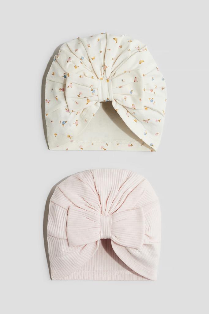 Шапка з вузликом