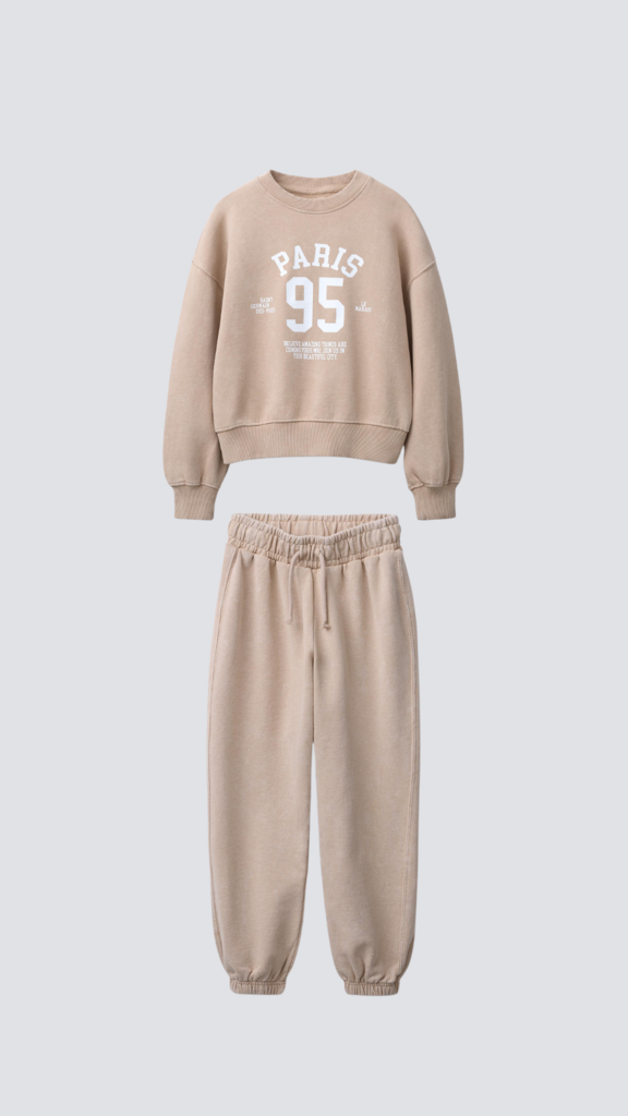 Костюм з написом Бежевий