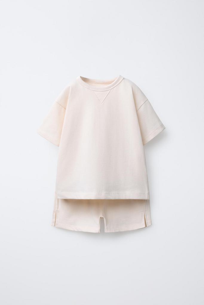 Комплект футболка та шорти однотонний Бежевий