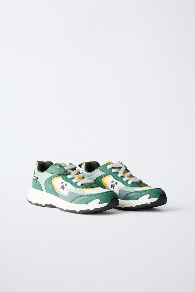 Спортивні кросівки MINECRAFT © MOJANG AB. ™