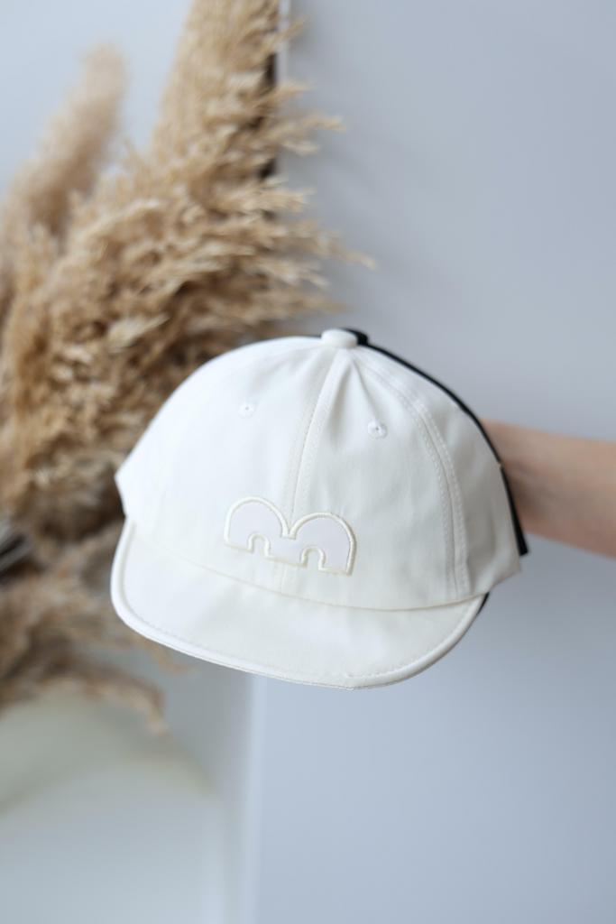 Бейсболка з вишитим логотипом