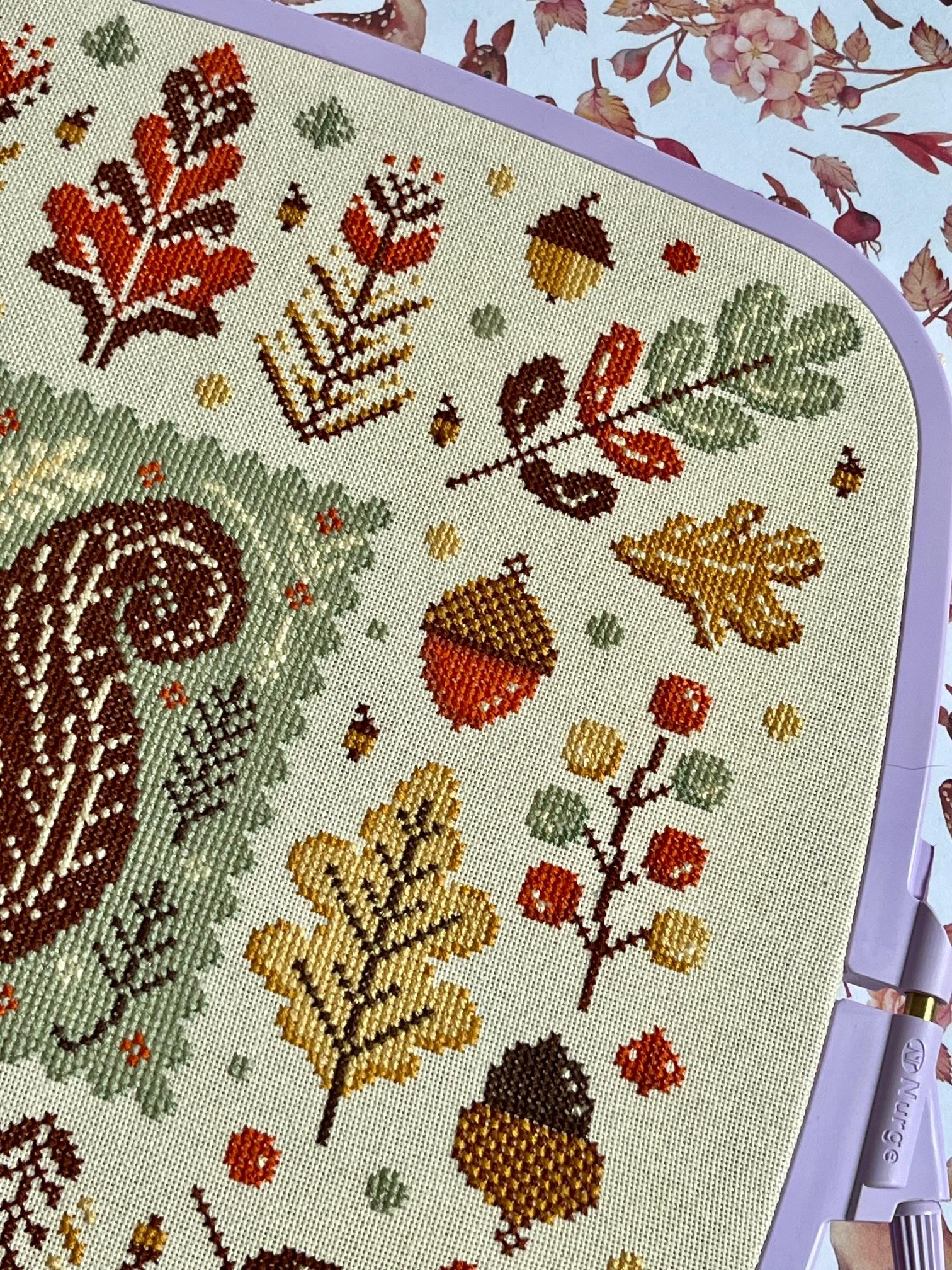 Autumn squirrel sampler - cross stitch pattern